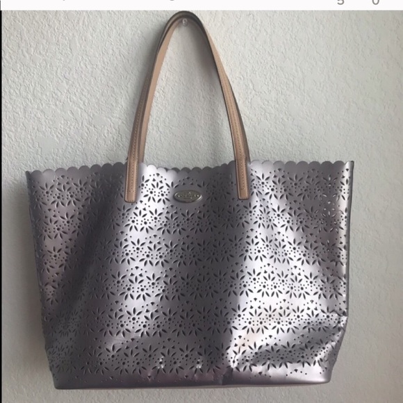 Coach Handbags - COACH METRO EYELET SILVER LEATHER TOTE BAG
